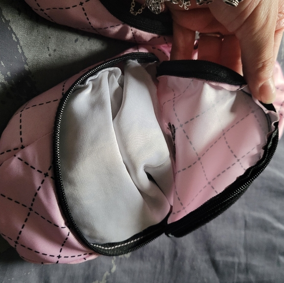 ⭐️Magic Bag Satin SPA Slippers⭐️ - Picture 3 of 3